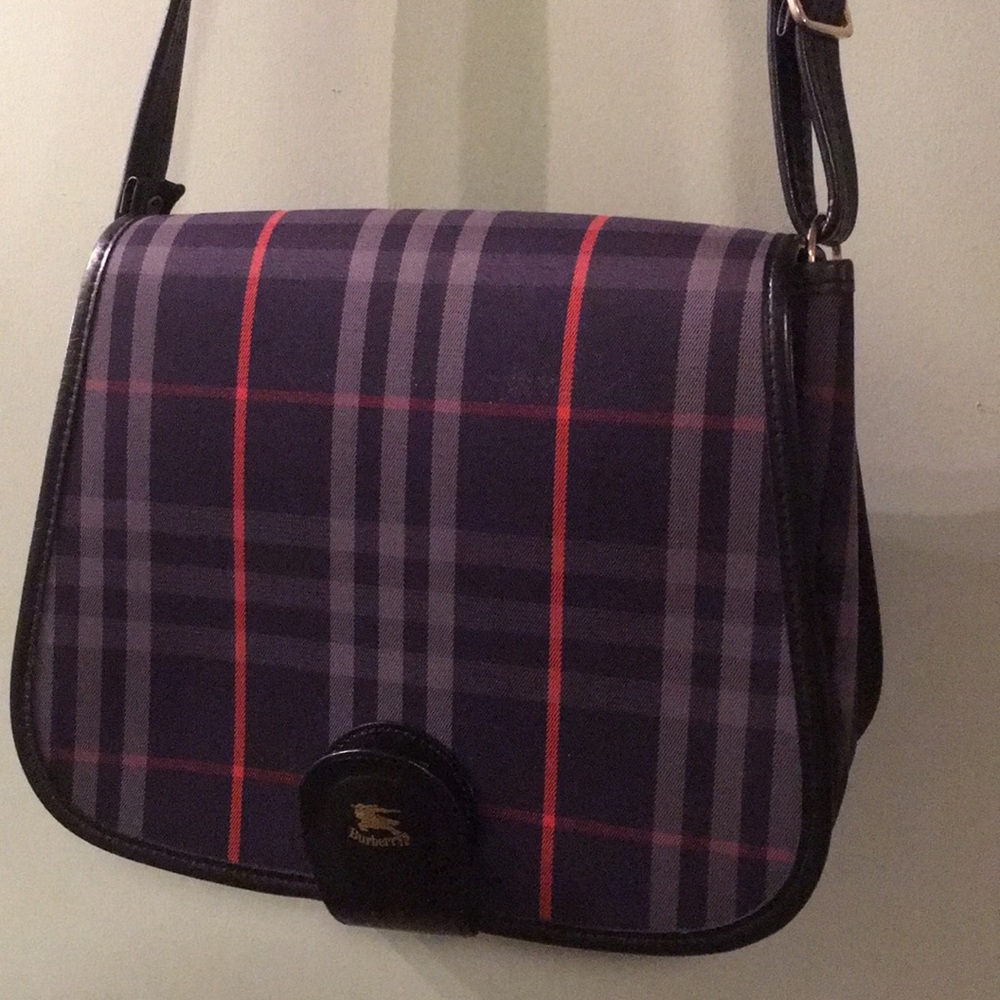 Vintage Burberry’s shoulder bag